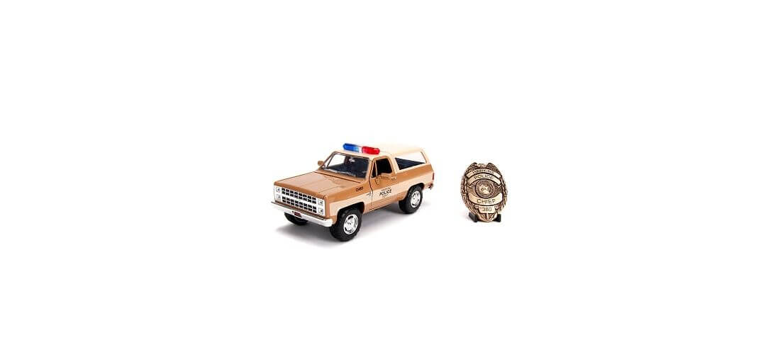 STRANGER THINGS - 80 BLAZER W/BADGE | CARSNGO.FR