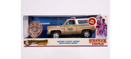 STRANGER THINGS - 80 BLAZER W/BADGE | CARSNGO.FR