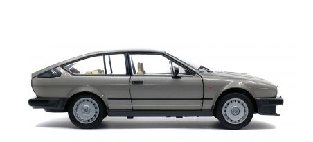 ALFA ROMEO GTV6 – SILVER – 1984 | CARSNGO.FR