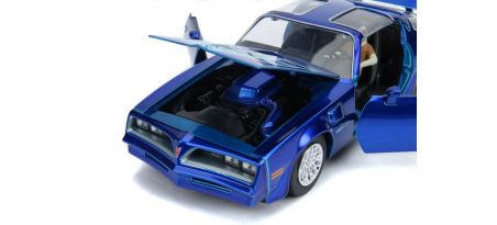 PONTIAC FIREBIRD W/PENNYWISE + CA ZOMBIE FIGURINE | CARSNGO.FR