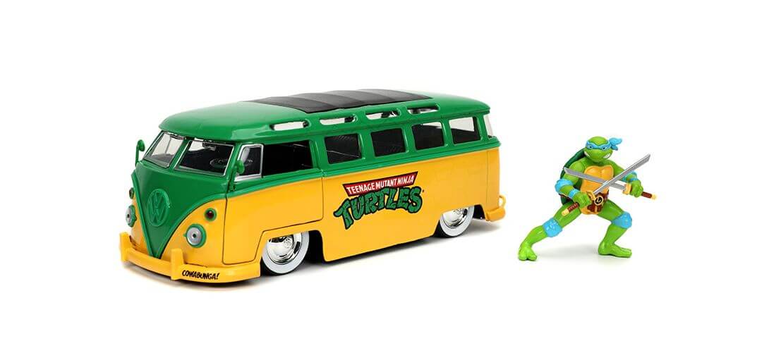 1963 VW BUS W/LEONARDO FIGURINE | CARSNGO.FR
