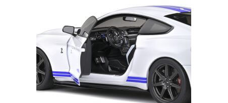 FORD MUSTANG GT500 FAST TRACK - OXFORD WHITE - 2020 | CARSNGO.FR