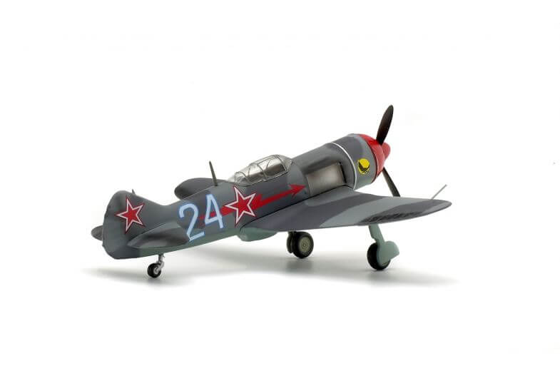 LAVOCHKIN - LA-7 - 9Th GIAP - GERMANY - 1945 | CARSNGO.FR 2