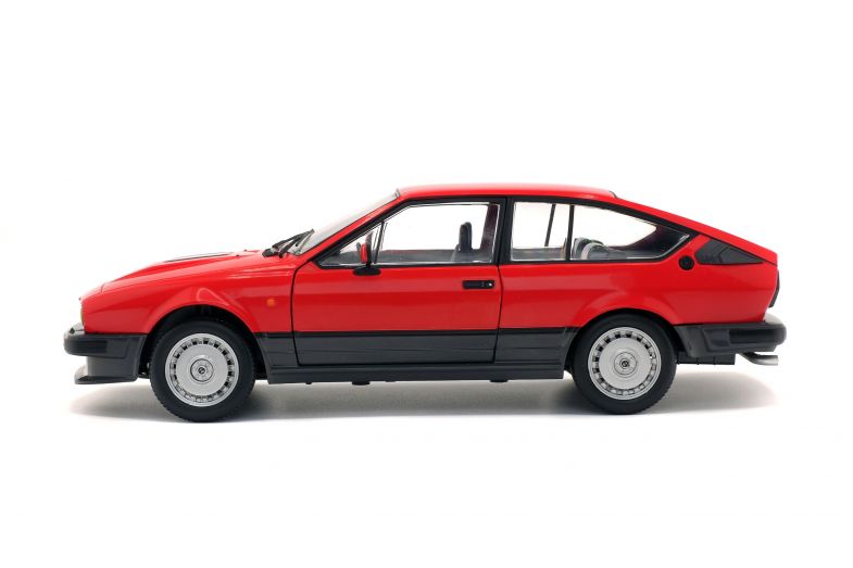ALFA ROMEO GTV6 – RED – 1984 2
